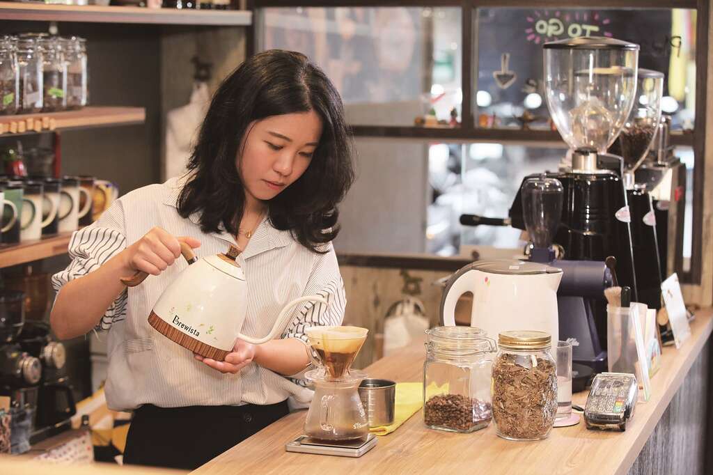 萬華老城咖啡香活動發起者陳筱怡透過咖啡推廣萬華在地文化。