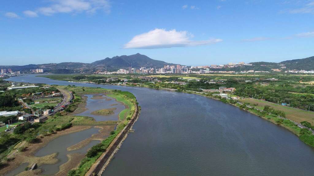 自102年起，水利处开始逐步营造社六、社子岛二处人工湿地