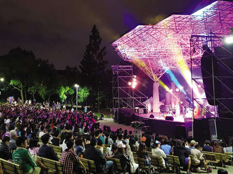 Taipei Jazz Festival is an outdoor event showcasing famous jazz musicians and bands, regularly attracting a packed audience. (Photo/Department of Cultural Affairs, Taipei City Government)