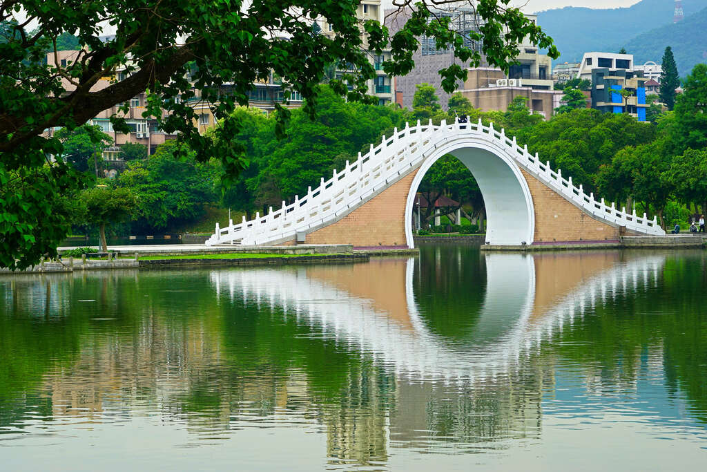 内湖区大湖公园锦带桥.JPG