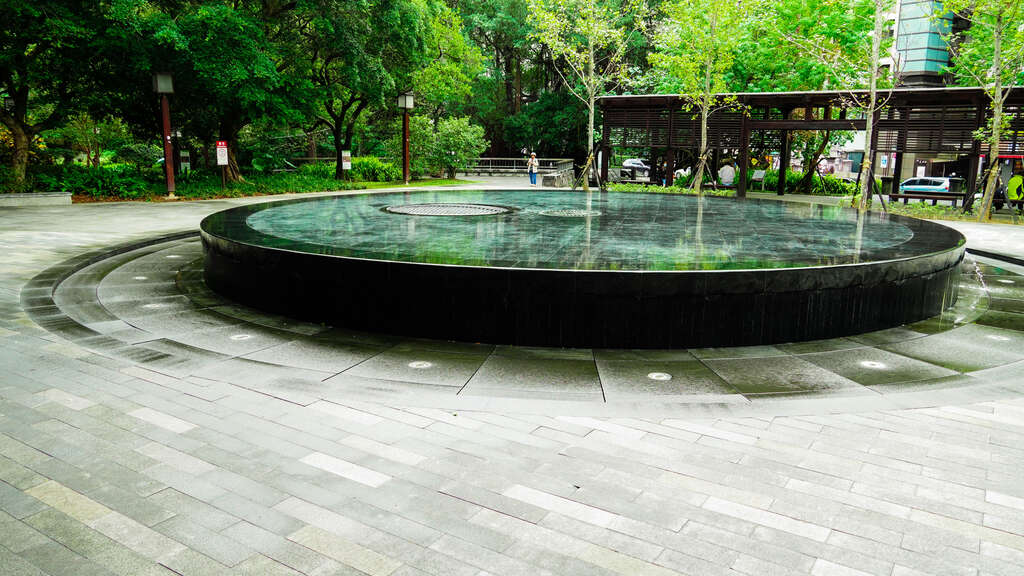 北投公園第一座噴水池，每日都有整點噴水表演