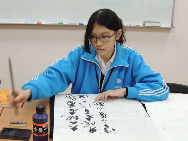 中山女高李宜錡同學雖患有白血病，但求知慾旺盛，喜愛藝術，故事相當激勵人心。（圖／台北市教育局提供）.jpg