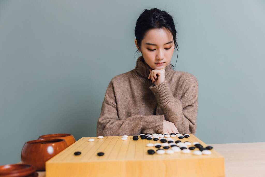 俞俐均自4歲起便著迷於圍棋的世界，更立下志向要成為職業選手，至今已參加過無數比賽。（攝影／林冠良）