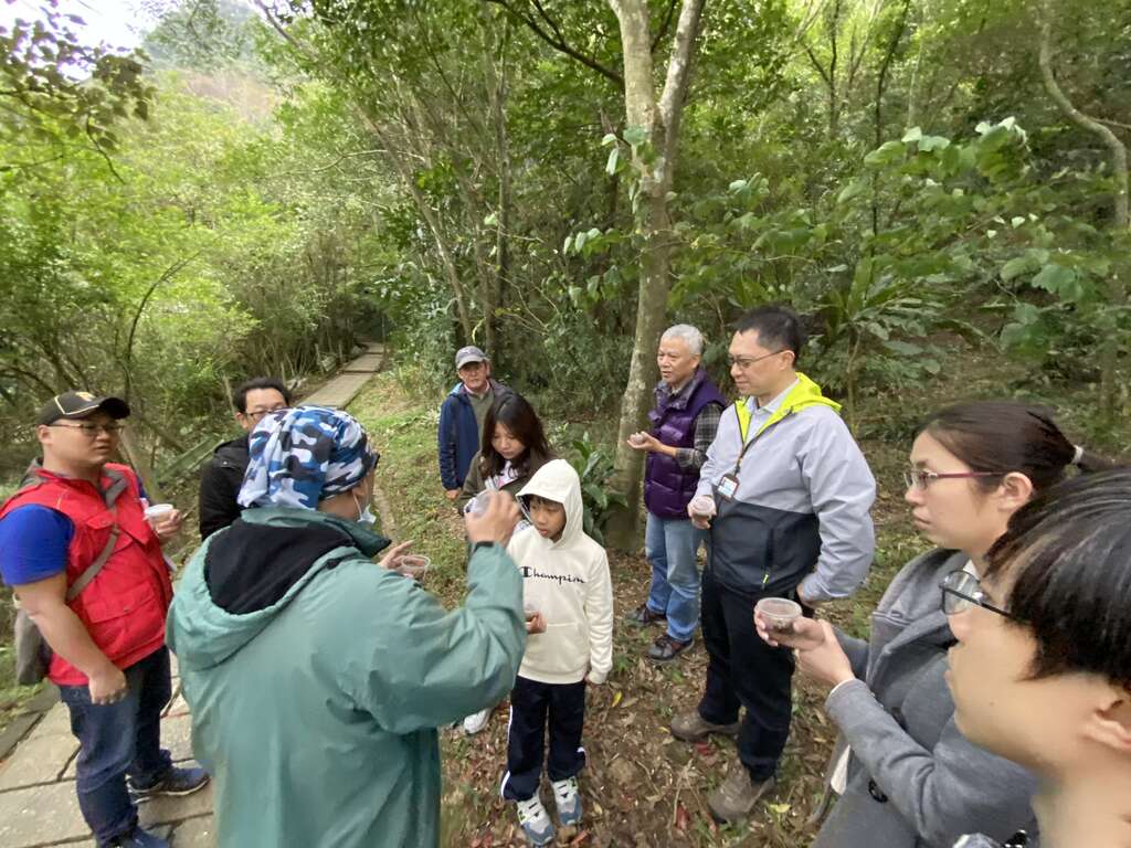 吳加雄博士現場解說棲地環境