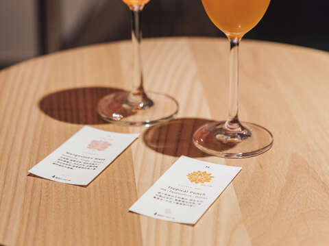 Mixed with fruit and Kombucha, the unique designer drinks are offered both with or without alcohol.