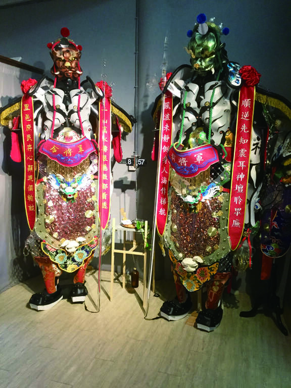 電氣神將千里眼與順風耳，曾參與2020台北燈節於西門町中華路展區『廟宇之光』