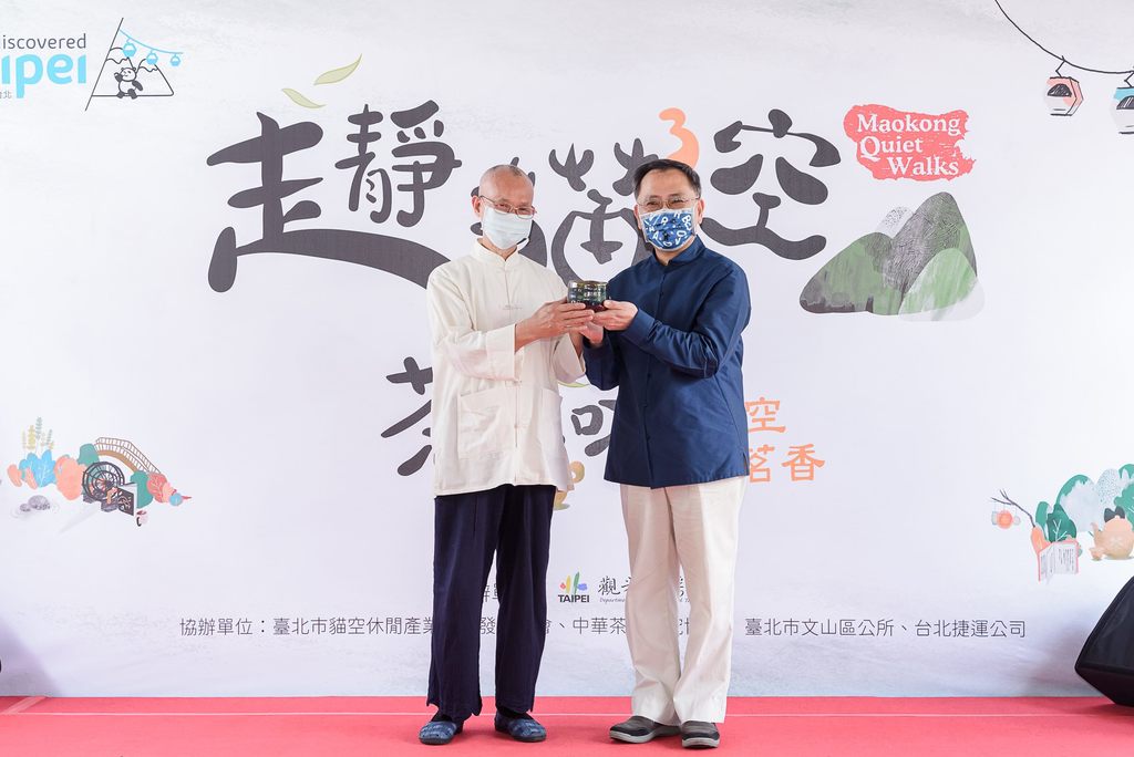 觀傳局敬邀陶藝大師蔡忠南手作陶碗