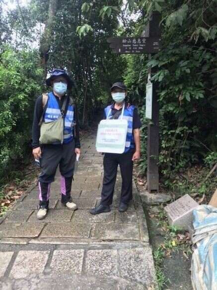 大地处派员至虎山步道巡勘、宣导防疫工作