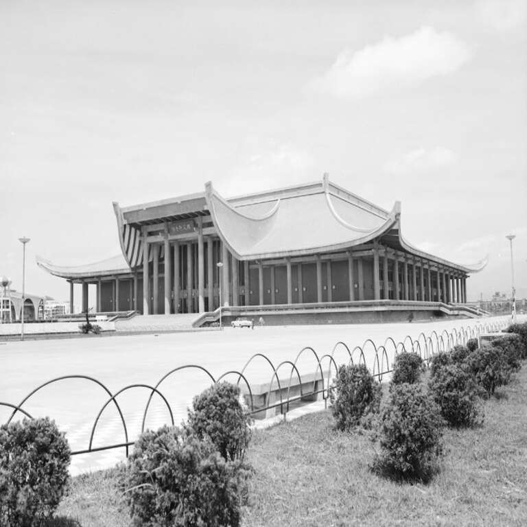 國立國父紀念館於1972年落成，並於2019年指定為直轄市定古蹟，為臺灣光復後具代表性的公共建築之一(照片來源：國家文化資料庫識別號0005023582)