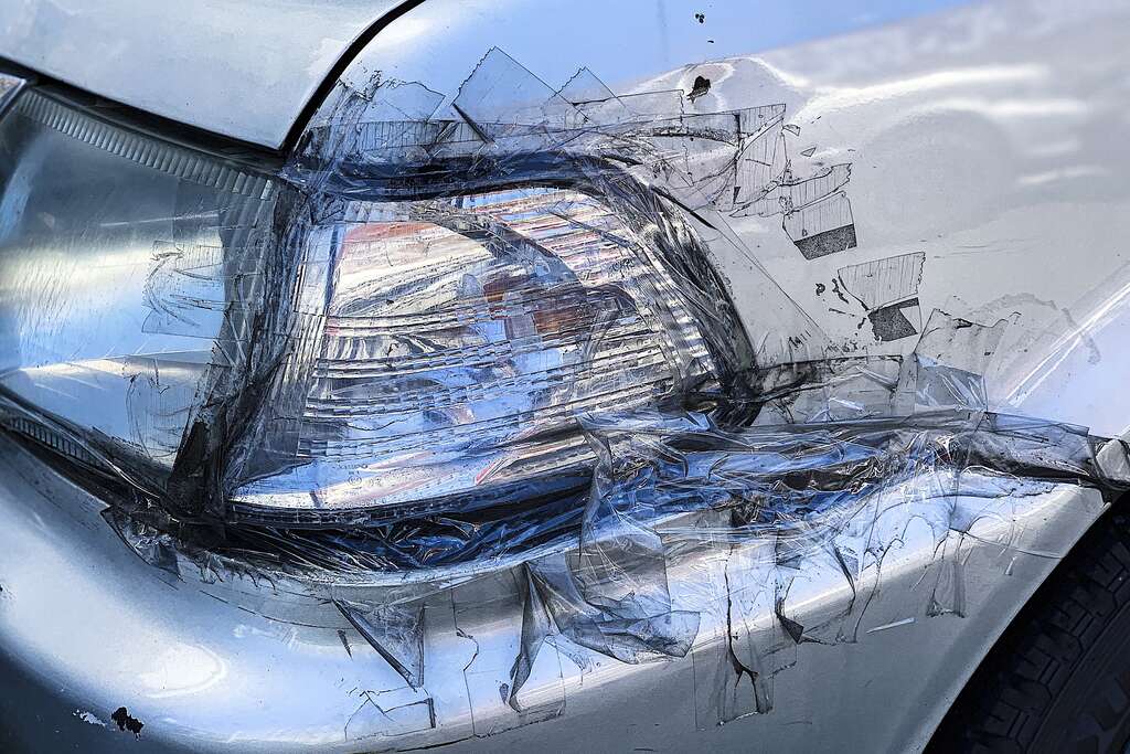 2.赤峰街旁的車子