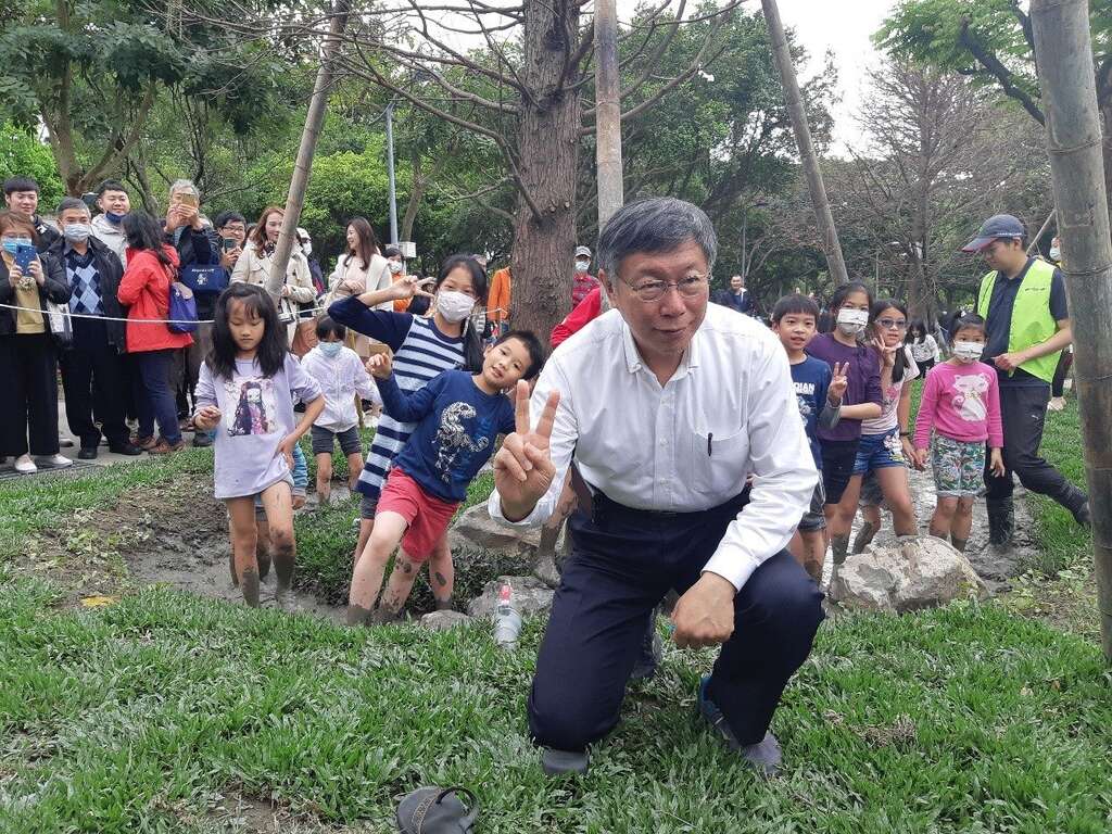 市長蒞臨踩泥活動為大小朋友加油打氣1