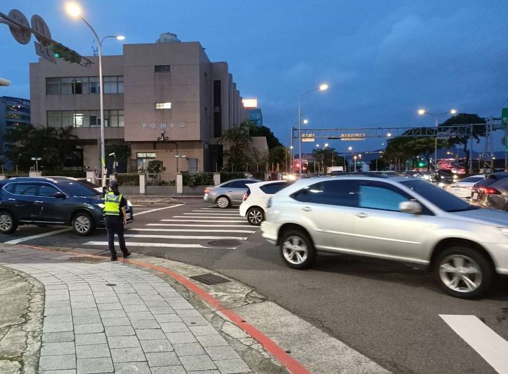 增派交通疏导勤务