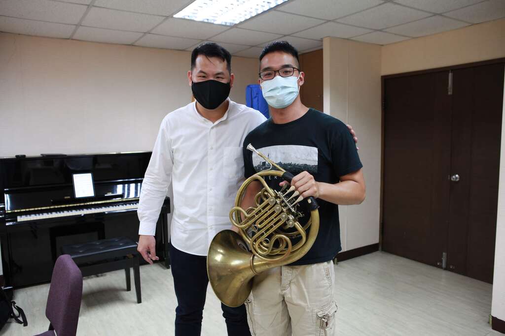 林韡函王濟揚合照