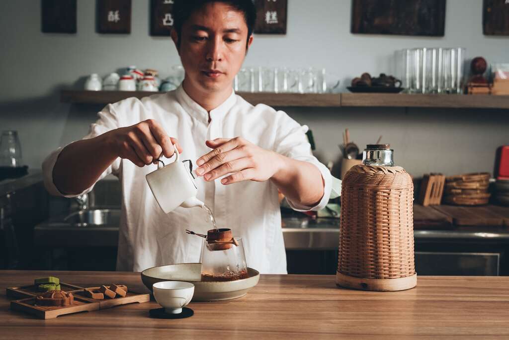 陳玠甫希望藉由推廣傳統飲茶文化，傳承台北人的百年生活日常。（攝影／張晋瑞）