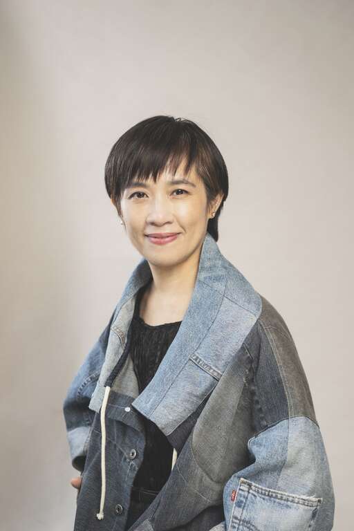 卢淑芬， 资深时尚观察家， 前《ELLE》杂志总编，在台湾时尚界具举足轻重的地位，於许多时尚设计评选皆可见她的身影。（摄影／陈志诚）