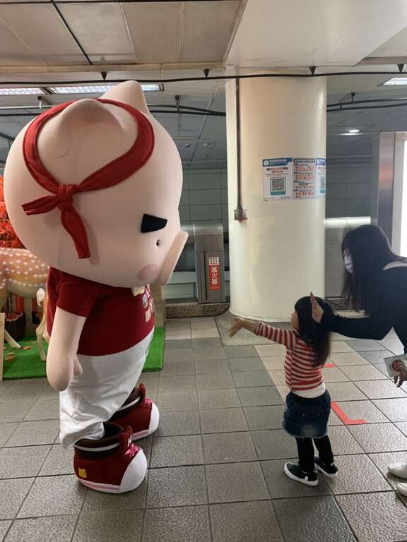 吉祥物深受小朋友喜欢