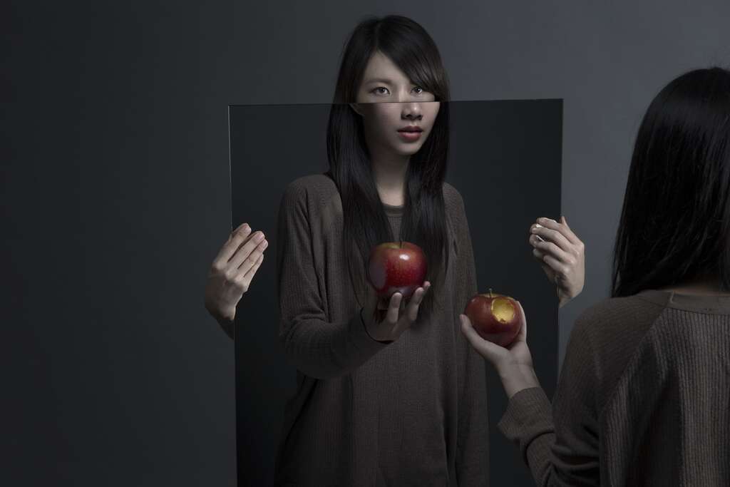 王宗欣策画「Super Fake 超级假数位艺术展」，探讨在过度包装的社会，产生哪些「超级假」的荒谬幻象。（图／王宗欣）