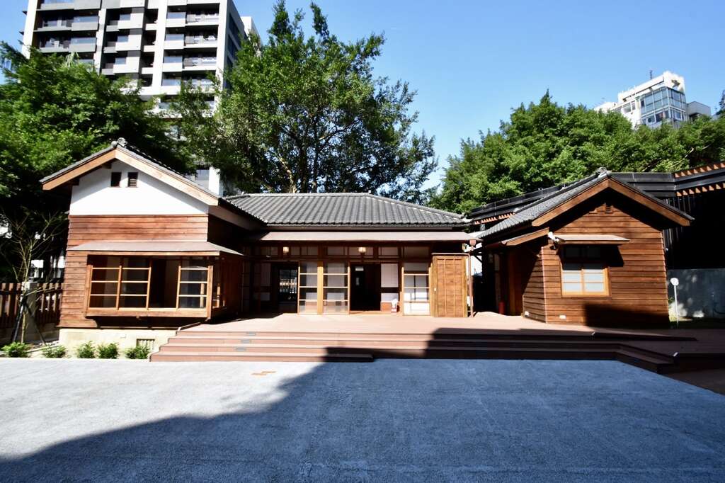 松山疗养所宿舍以都市难得的宽阔庭院