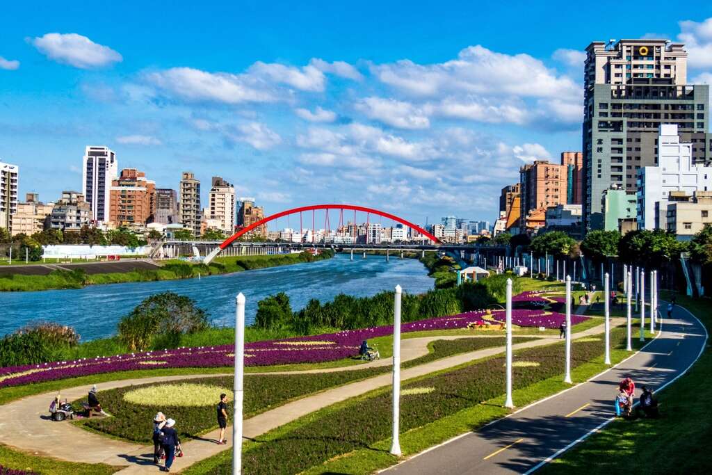 成美左岸河滨公园花海观赏期至今年1月下旬