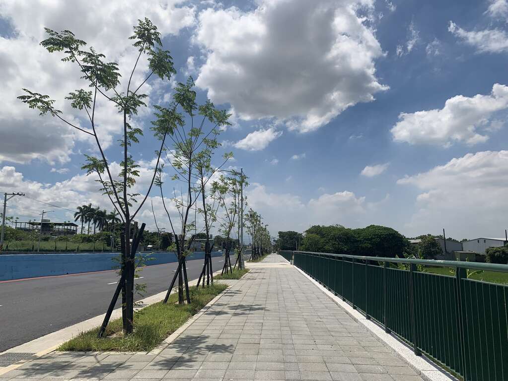 打造宽敞舒适的人行环境，悠游关渡更便利