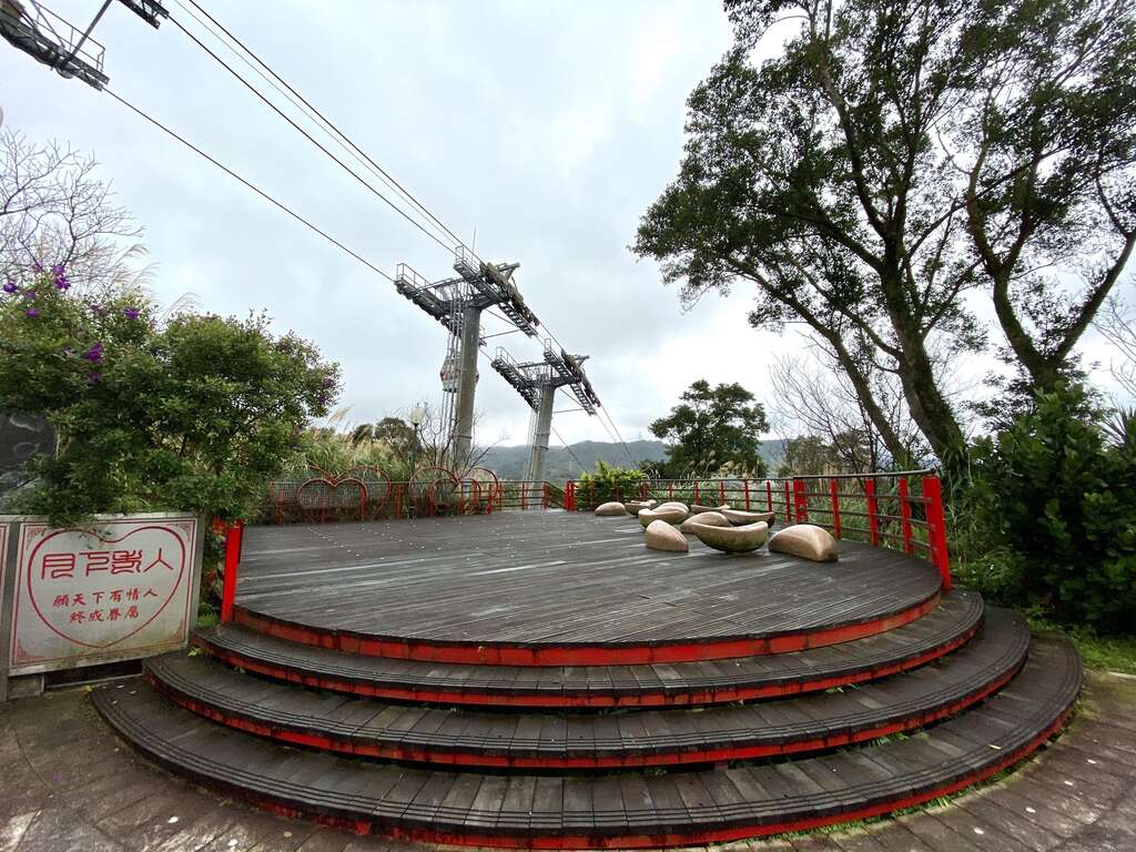 情人圣地休憩平台，祈福求姻缘