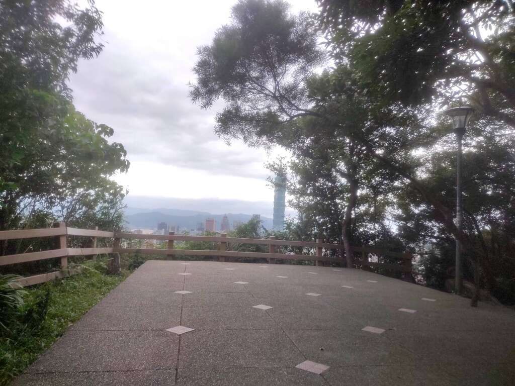福州山公園觀景平台可遠眺臺北101大樓