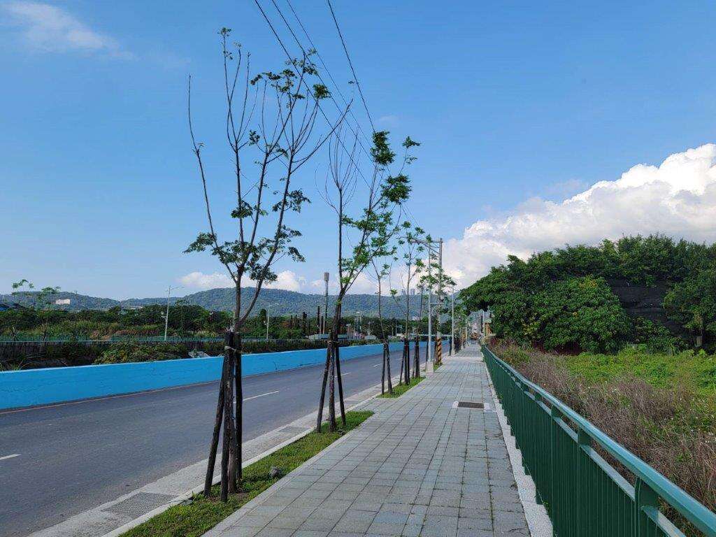 大度路南侧贵子坑溪旁道路拓宽成果