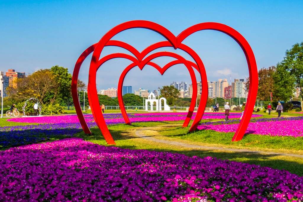 「古亭花海」32万鉢の花が満開