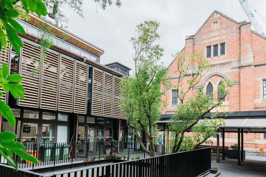 济南教会的教堂本体和新建成的宣教中心，景观呈现新旧交融的魅力。(摄影／Jimmy Yang)