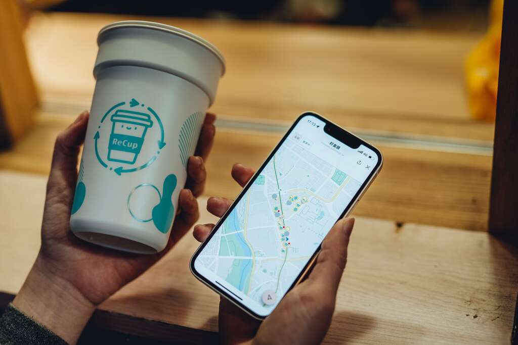 打開「好盒器」LINE，就能輕鬆查找參與台北循環杯計畫的店家。(攝影 ／ 張晋瑞)