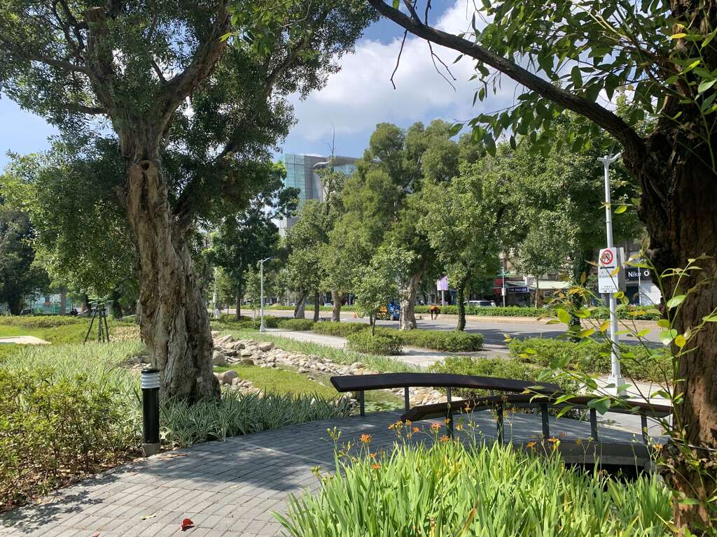 都市中的一片绿意