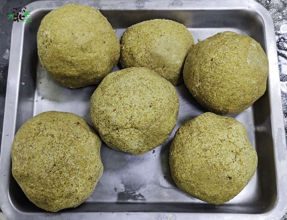 保育员精心调制了低脂、低糖、低盐且提高蛋白质含量的「减重窝窝头」给「圆仔」