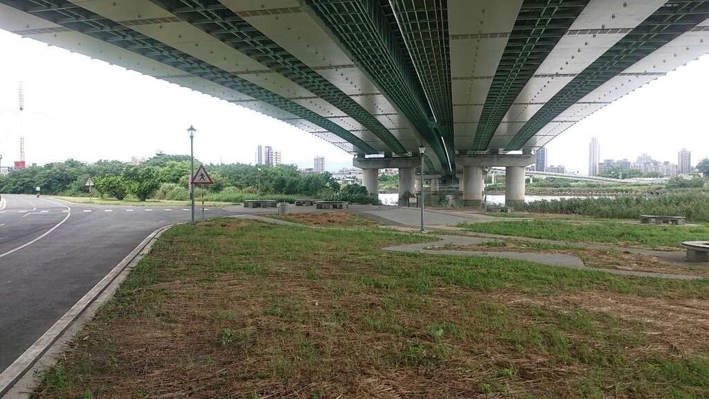 河双21河滨儿童游戏场预计地点就位於洲美快速道路下
