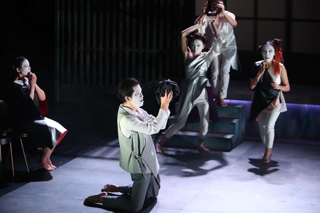 万座晓剧场开幕系列-宫部美幸怪谈《之间》记者会演出片段