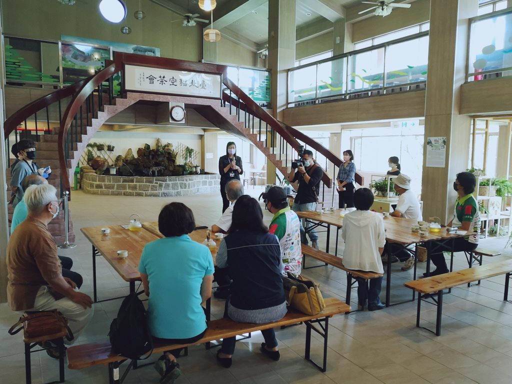 圖2-北市觀傳局副局長致詞，感謝貓空商圈等地方團體與市府團隊協力推動「三貓計畫2.0」、打造「走靜貓空」品牌，樹立公私協力典範。