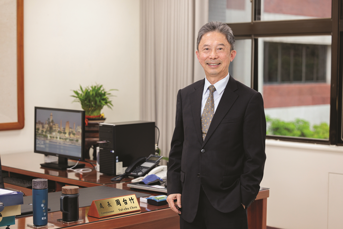 Based on his previous diplomatic experiences, Chou leverages his profession to promulgate multilingual services in Taipei. (Photo/Yenyi Lin)