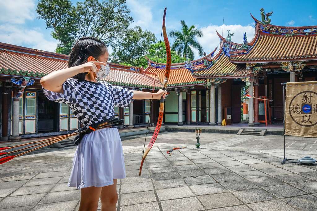 小射手礼射练习(图片来源：台北市政府民政局)