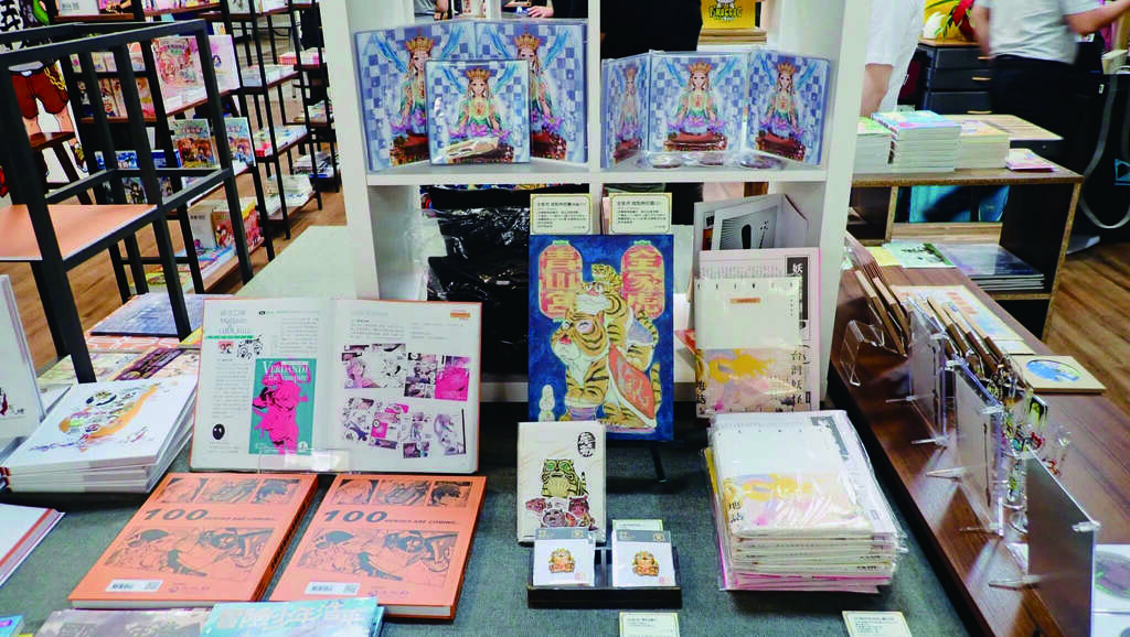 「Manga・龍山書店」積極推廣台灣原創漫畫與相關文創產品，讓台北漫畫元素走向多元面貌。（圖／賴有賢）