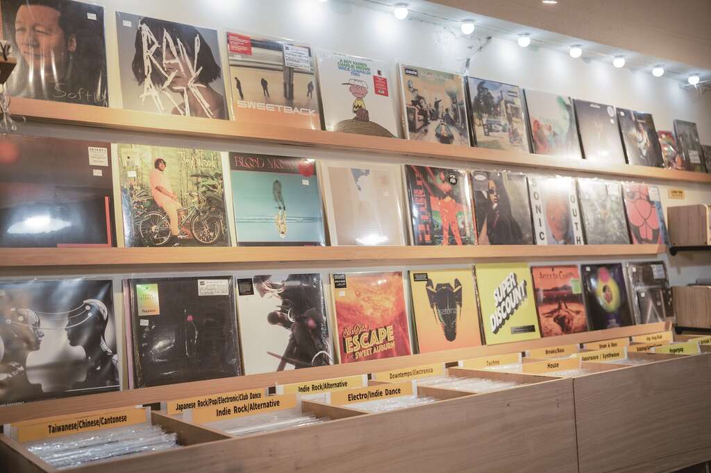 在「M@M RECORDS 四楼唱片行」可以找到来自世界各地的独立音乐作品。（摄影／陈志诚）