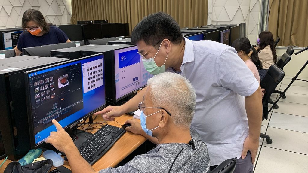 北市傳播局於今年舉辦6期免費影片培訓課程，教導市民學習腳本企劃到採訪報導等實用技能。.JPG
