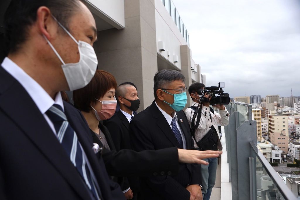 市長柯文哲將北市飯店轉型成果帶往沖繩在地主打「智能旅館 數位創新」的WBF集團旗下飯店進行交流。