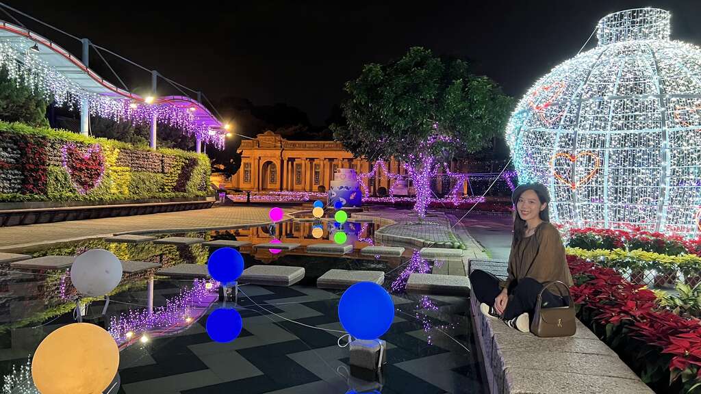Unique lighting decorations for the Gongguan Christmas Season