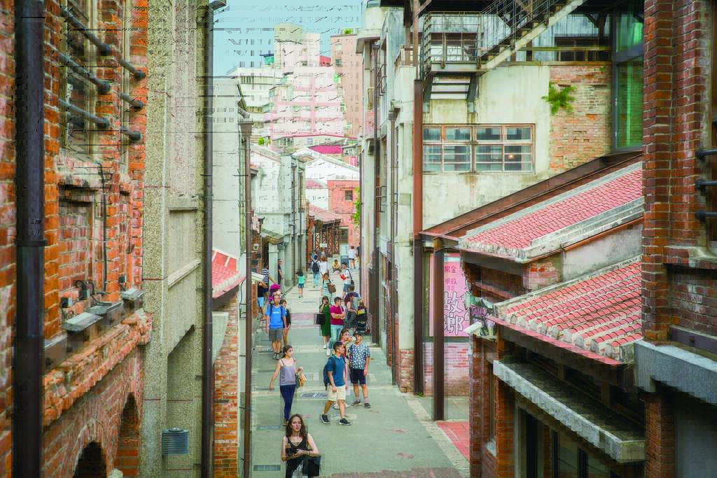台灣的歷史文化進程造就台北城市景觀的多樣性，從清領時期到日本時期的建築都可在此看見。（攝影／台北市文化基金會）