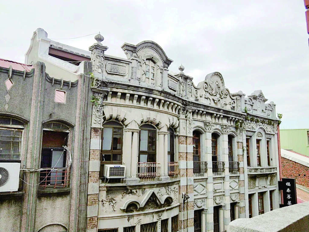 台湾的历史文化进程造就台北城市景观的多样性，从清领时期到日本时期的建筑都可在此看见。（摄影／YC.H）