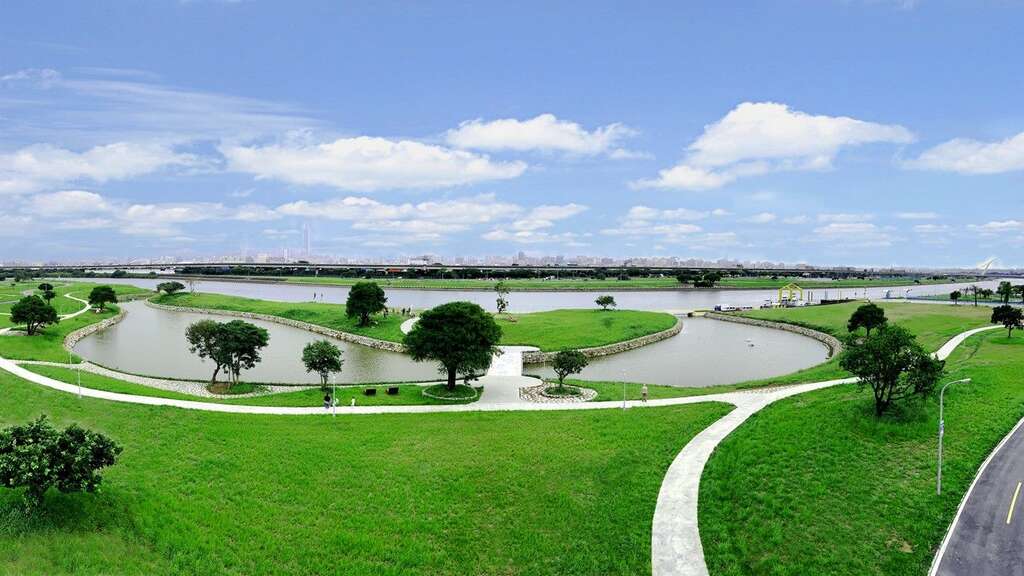 美堤河滨公园自然亲水湾(图片来源：台北市政府工务局水利工程处)