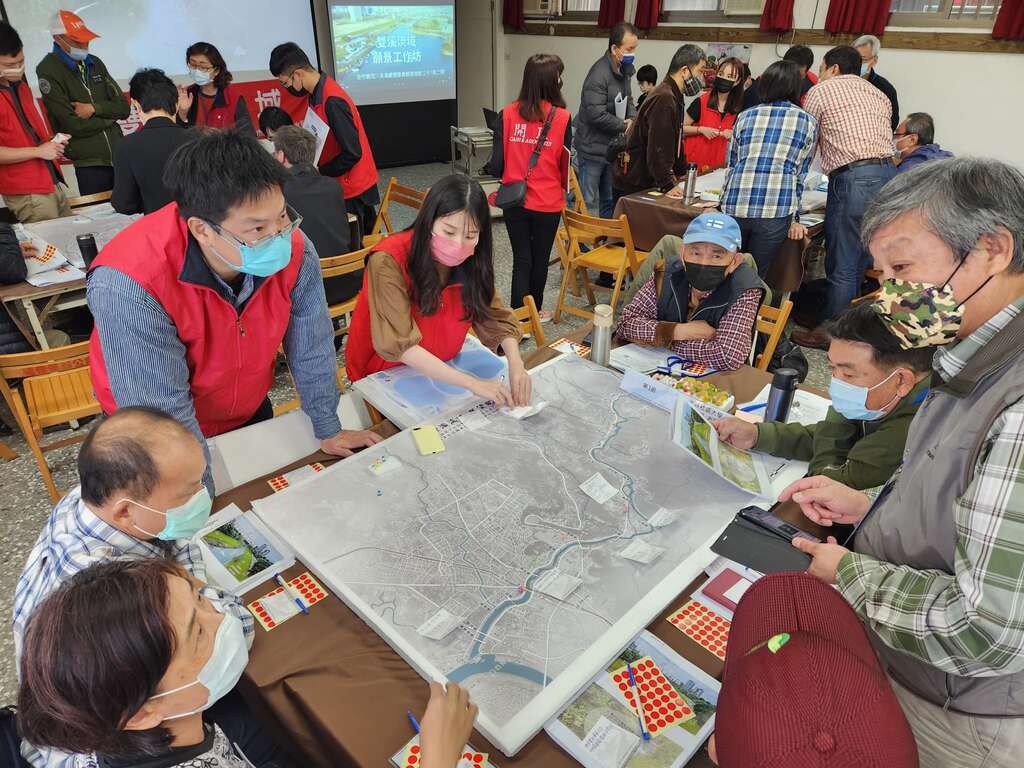 水利处办理双溪流域「愿景工作坊」资料照片(图片来源：台北市政府工务局水利工程处)