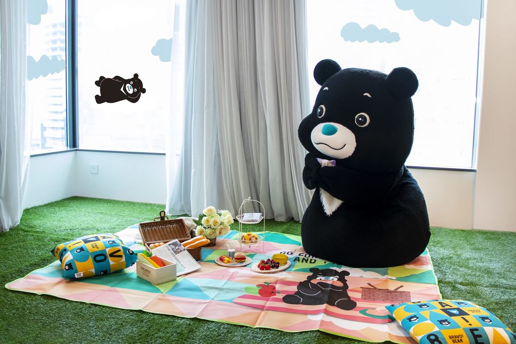 入住熊赞野餐房可获赠独家野餐垫，室内野餐与好友拍网美照。