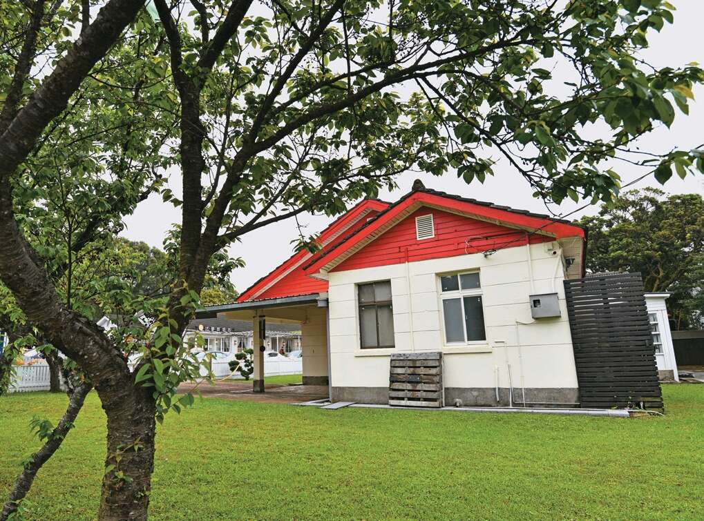 寬廣草坪搭上三角斜板屋舍，陽明山美軍宿舍群保留美國鄉村風情。
