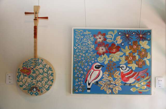 曾凤丽阿妈的彩绘月琴-随心与画作-金枝玉叶即日起在梅庭展出到7月16日