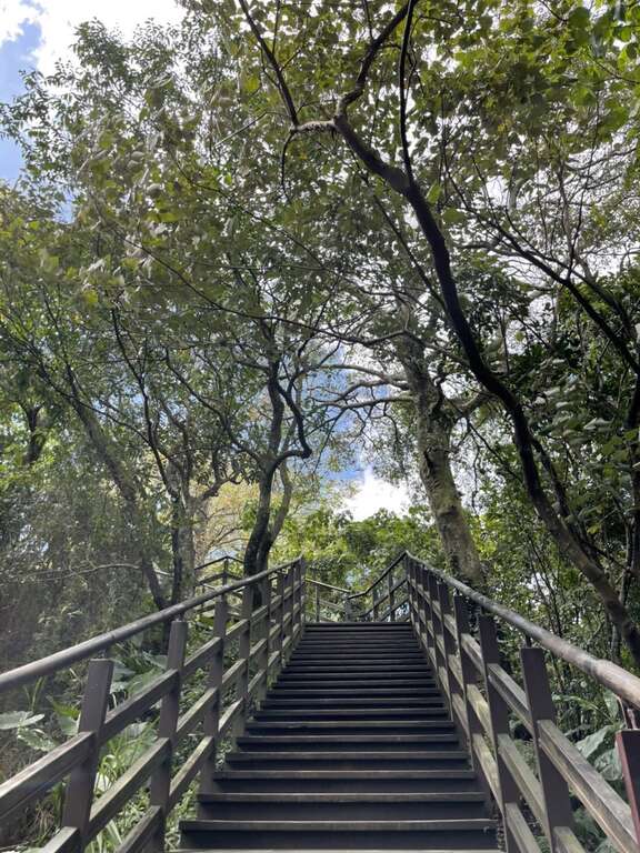 仙迹岩步道(图片来源：台北大众捷运股份有限公司)